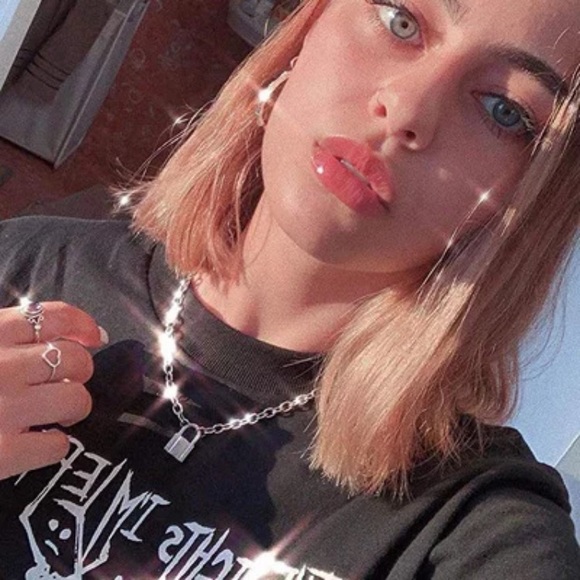 Locked Heart Necklace - Picture 2 of 3